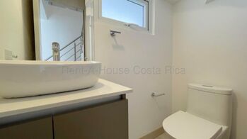Alquiler de Casa en San Rafael de Escazú. RAH 26-1584 en San Rafael, Escazú, San José — $2,400 - Foto 5 de 16
