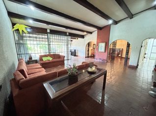 Los Yoses venta lote mixto con casa o crear proyecto 5 pisos. en San Pedro, Montes De Oca, San José — $380,000 - Foto 2 de 10