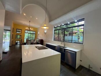 Venta de Casa en Pozos de Santa Ana. RAH 26-1902 en Pozos, Santa Ana, San José — $900,000 - Foto 4 de 10