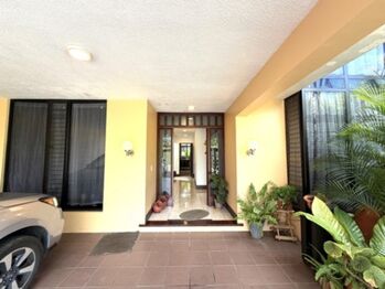 Venta de Casa en Sánchez-Curridabat. RAH 26-1154 in Sánchez, Curridabat, San José — $430,000 - Photo 4 of 14