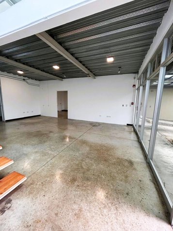 Alquiler Edificio Zapote | 350 m² in Zapote, San José — $4,000 - Photo 2 of 9