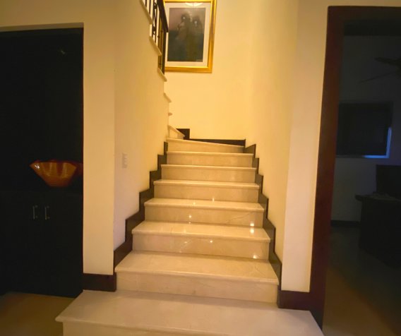 Casa en Condomino en Residencial Hacienda del Sol. en Santa Ana, San José — $725,000 - Foto 2 de 31