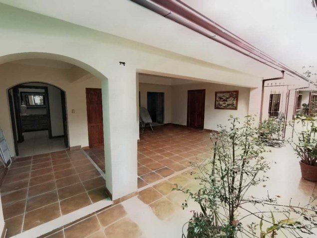 ALQUILO HERMOSA CASA INDEPENDIENTE EN LA RIBERA DE BELEN, HEREDIA en La Ribera, Belén, Heredia — $2,000 - Foto 2 de 29