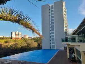 Excelente Apartamento en Venta en Rohrmoser, San José / OFC en Pavas, San José — $190,000 - Foto 2 de 15