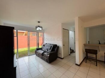 Alquiler de Casa en Moravia-La Trinidad.  in La Trinidad, Moravia, San José — 600 000 ₡ - Photo 5 of 14