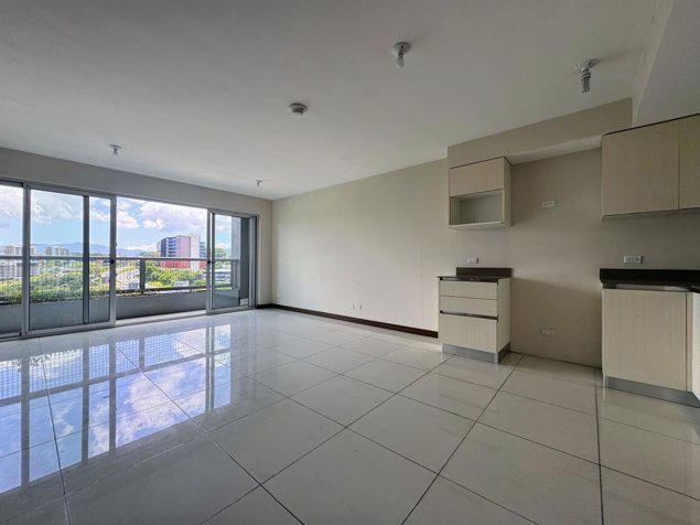 Se vende apartamento en San José, La Uruca cerca de todo in Uruca, San José — ₡ 73 000 000