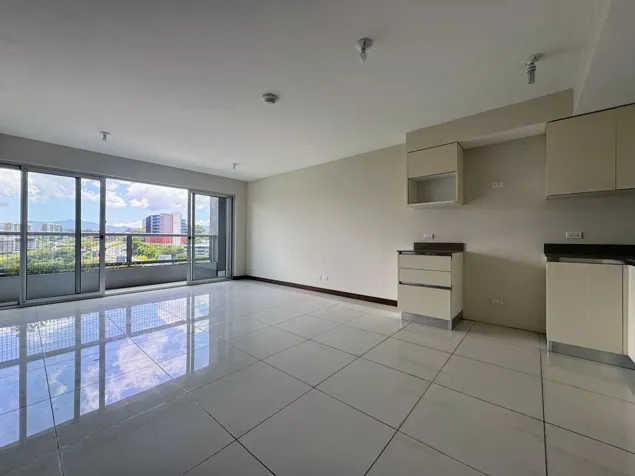 Se vende apartamento en San José, La Uruca cerca de todo en Uruca, San José — ₡ 73 000 000