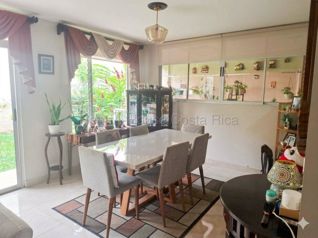 Venta de Hermosa  Casa de 4 habitaciones en Sabanilla de Montes de Oca en Sabanilla, Montes De Oca, San José — $450,000 - Foto 5 de 14