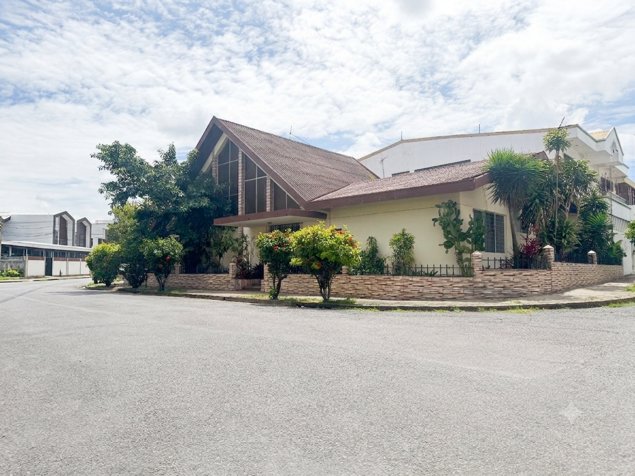 Venta de Casa Esquinera en Rohrmoser La Favorita Sur en Pavas, San José — $293,000