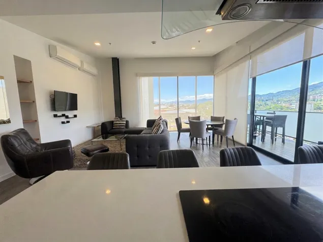 Venta de Apartamento Escazú Village en Escazú, San José — $595,000