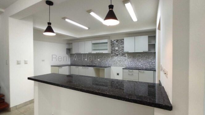 Alquiler de Casa en Piedades de Santa Ana. RAH 26-1088 en Piedades, Santa Ana, San José — $2,300