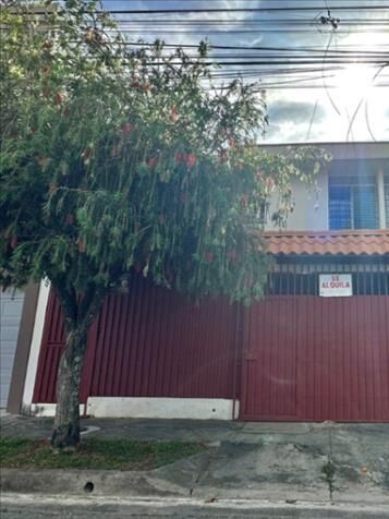 Venta Casa en Sabana Sur en Mata Redonda, San José — ₡ 230 000 000