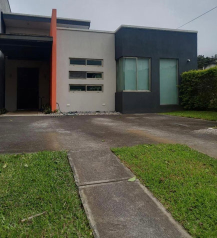 Property for Sale in San Ramón -Just 3 Minutes from Downtown en San Ramón, Alajuela — ₡ 80 000 000