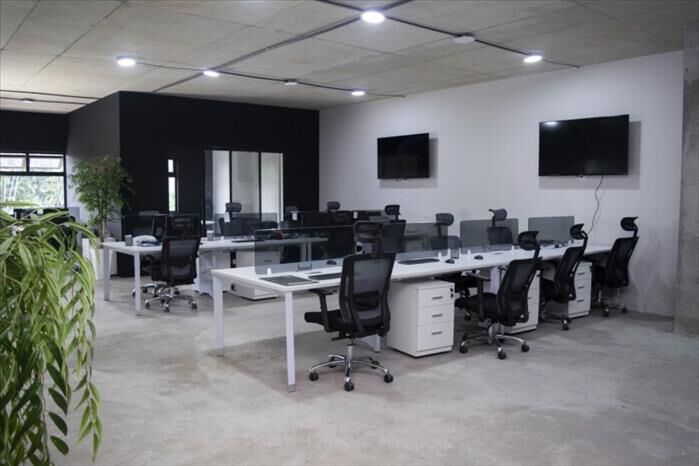 ALQUILER DE OFICINAS, CURRIDABAT, PINARES, OFICENTRO MOMENTUM en Curridabat, San José — $6,126