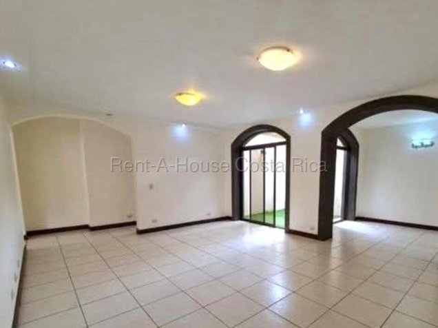 Venta de Casa Adosada en Ulloa-Heredia. RAH 27-505 in Ulloa, Heredia — $250,000 - Photo 3 of 22