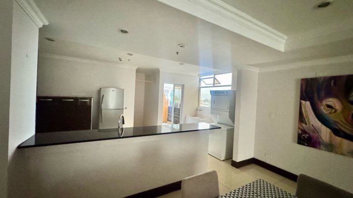Alquiler | Torres del Lago | 2 Habitaciones Full Amoblado + 2 Parqueos en Mata Redonda, San José — $1,800 - Foto 3 de 25