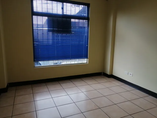 Edificio en Venta en La Uruca,Alquilado- 5PJG8996148 en Uruca, San José — $460,000