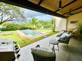 Casa Contemporánea con Piscina Infinita en Tamarindo en Tamarindo, Santa Cruz, Guanacaste — $550,000 - Foto 4 de 10