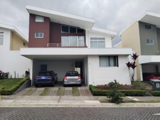 Venta de Casa en Montes de Oca-Sabanilla. RAH 27-675