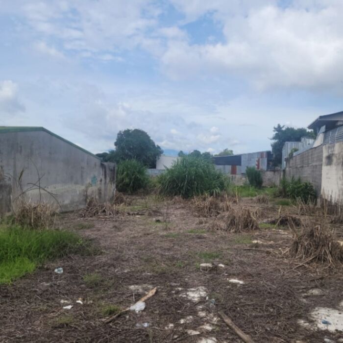 DE OPORTUNIDAD BELLA Y ÚTIL PROPIEDAD EN EL CENTRO DE ESCAZÚ.  en Escazú, San José — $650,000 - Foto 2 de 5