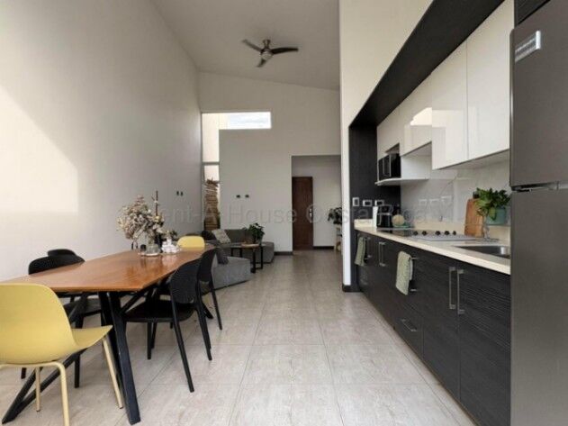 Alquiler de Casa en Río Oro de Piedades, Santa Ana. RAH 26-2010 en Piedades, Santa Ana, San José — $1,900
