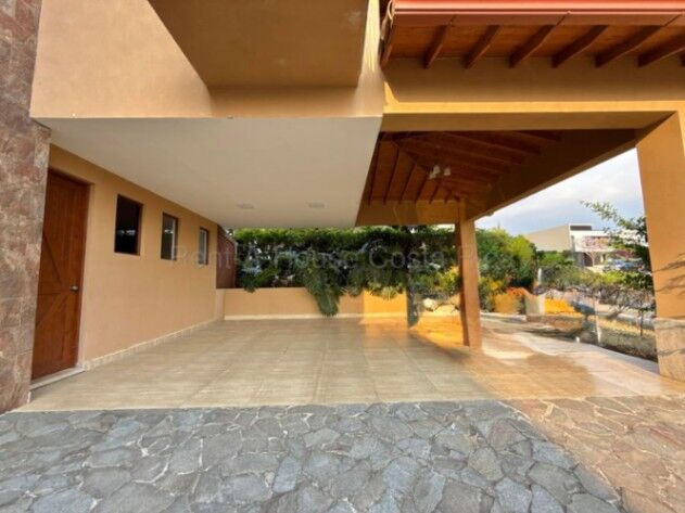Venta de Casa en Ulloa, Heredia. RAH 26-1652 en Ulloa, Heredia — ₡ 240 000 000