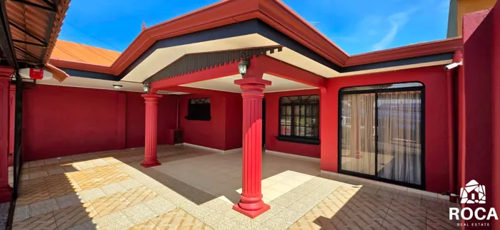 Linda Casa con 4 habitaciones en Pérez Zeledon in Daniel Flores, Pérez Zeledón, San José — $192,000