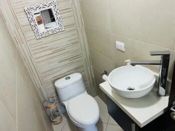 Venta de Casa en San Rafael de Escazú. RAH 26-1123 en San Rafael, Escazú, San José — $320,000 - Foto 4 de 10