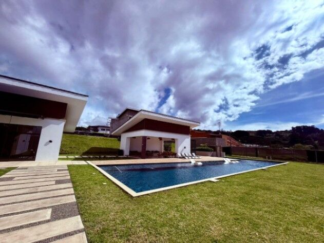 Venta de lote Condomonio Hacienda Peraz, Tres Ríos. RAH 26-894  en Dulce Nombre, La Unión, Cartago — $90,000