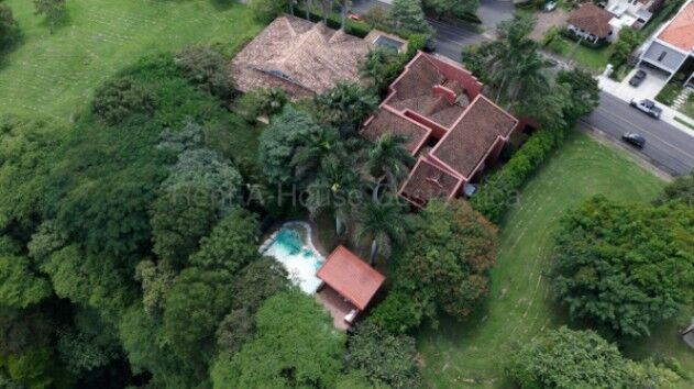 CASA EN VENTA EN SANTA ANA SAN JOSÈ en Pozos, Santa Ana, San José — $900,000