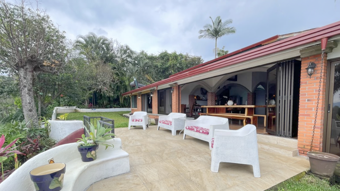 Casa Villa Paz en Alquiler – Residencia Totalmente Amueblada con Vistas Panorámicas en San José, Atenas, Alajuela — $3,500