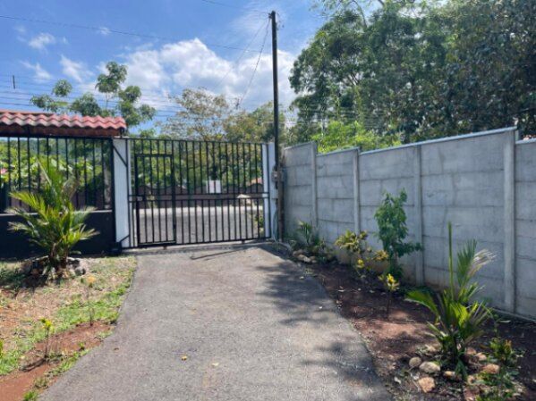 Private Tropical Retreat with Fruit Trees in San Mateo en San Mateo, Alajuela — $215,000