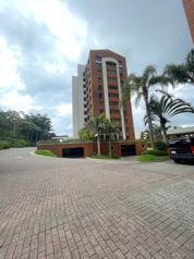 Apartamento de lujo en alquiler, condominio Monteplata. en Escazú, San José — $1,100,000 - Foto 2 de 36