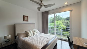 Alquiler de apartamento amueblado en Distrito 4, Escazú in San Rafael, Escazú, San José — $2,000 - Photo 5 of 17