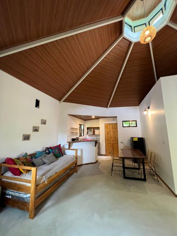 Apartamento en Alquiler en Santa Teresa a 8 Minutos de la Playa en Cóbano, Puntarenas — $1,000 - Foto 3 de 13