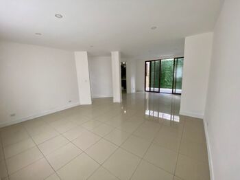 Venta de Casa de Lujo en Guachipelin, Esaczú / Mls. 25-228 OFC JB in San Rafael, Escazú, San José — $279,000 - Photo 5 of 20