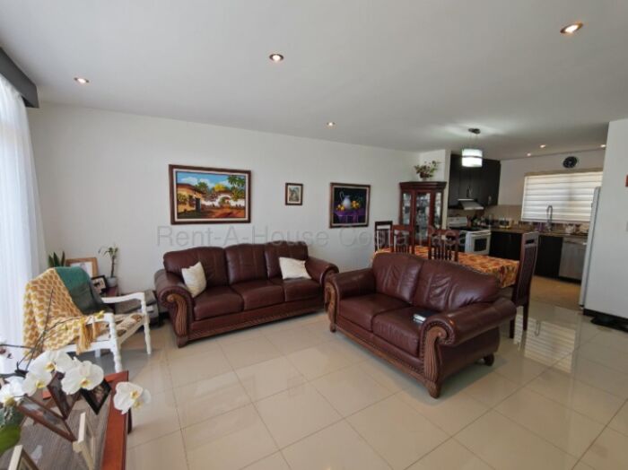 VENDO CASA EN CONDOMINIO CON AMPLIO PATIO. MORAVIA SAN VICENTE. in San Vicente, Moravia, San José — $220,000