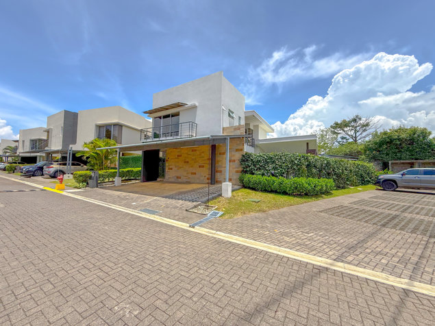 🏡 Casa en alquiler en La Guácima | 4 habitaciones + oficina ✨ en Guácima, Alajuela — $2,600