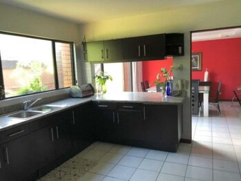 Se vende espaciosa casa para inversión en San Rafael Escazú 25-1165 en San Rafael, Escazú, San José — $265,000 - Foto 5 de 22