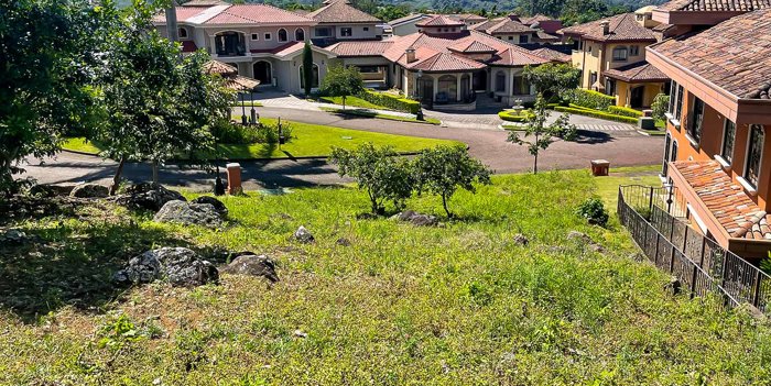Lote en Condominio de Lujo Colinas de Montealegre (CT) en San Juan, La Unión, Cartago — $270,000