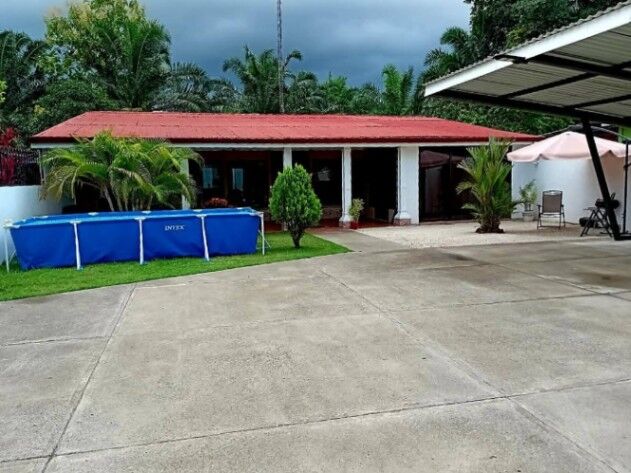 SE VENDE EXCLUSIVA PROPIEDAD Y CASA EN QUEPOS.  en Quepos, Puntarenas — $325,000