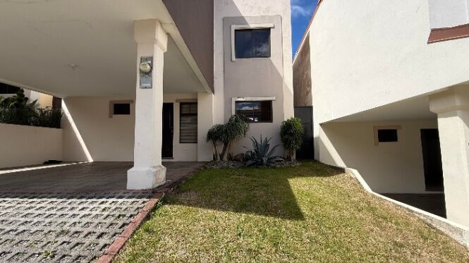 Esta bella Casa es para Tí y tu Familia la merece!  in La Trinidad, Moravia, San José — $200,000