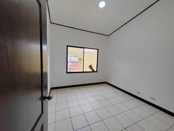 Venta de Casa en La Unión-Tres Ríos. RAH 26-1428 PRECIO REBAJADO en Tres Ríos, La Unión, Cartago — 110 000 000 ₡ - Foto 5 de 6