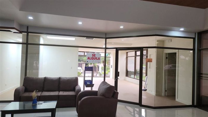 Local de oficina de 120.83 m2 con alta rentabilidad en Sabana Sur en Mata Redonda, San José — $360,000