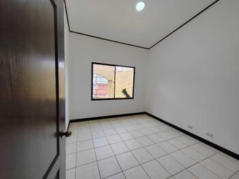 Venta Casa La Union Tres Rios 26-1428 in Tres Ríos, La Unión, Cartago — $220,000 - Photo 5 of 12