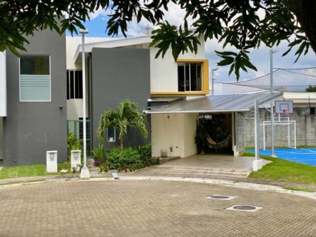 Venta de Casa en Piedades de Santa Ana. in Piedades, Santa Ana, San José — $240,000