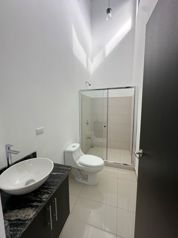 CASA NUEVA STO DOMINGO PARÁ SAN LUIS en Pará, Santo Domingo, Heredia — 79 000 000 ₡ - Foto 5 de 15