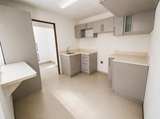 Casa en Venta o Alquiler con Oficina y Trejos Montealegre en Escazú, San José — $200,000 - Foto 5 de 24