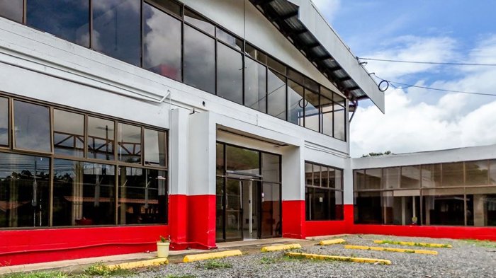 En Venta Amplias Bodegas en Orotina in Orotina, Alajuela — $1,900,000 - Photo 2 of 50