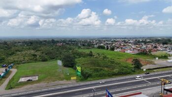VENTA DE FINCA ALTA DENSIDAD Y COMERCIAL, LIMÓN, GUÁPILES - 9583357 en Guápiles, Pococí, Limón — $5,484,464 - Foto 4 de 5